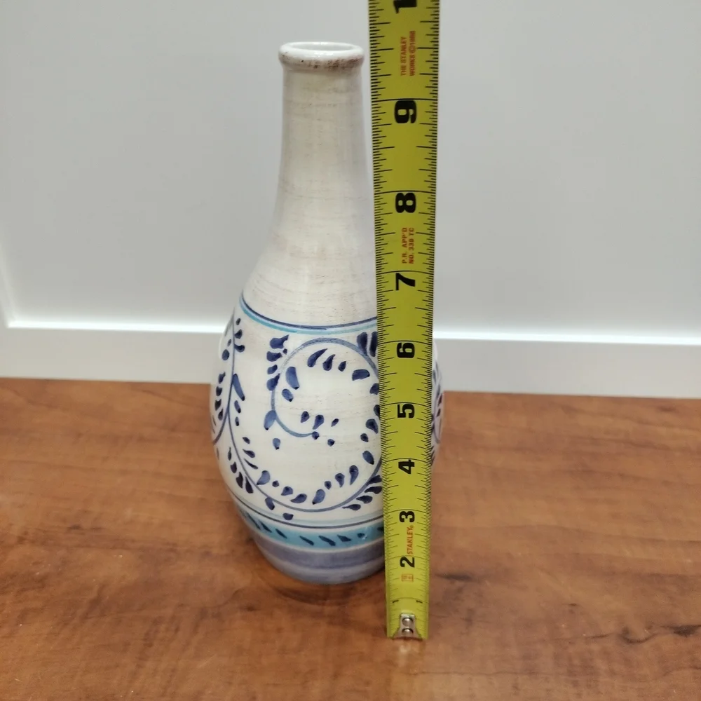 Elegant Crate & Barrel Blues And Creams Vase Made In Italy 9.5